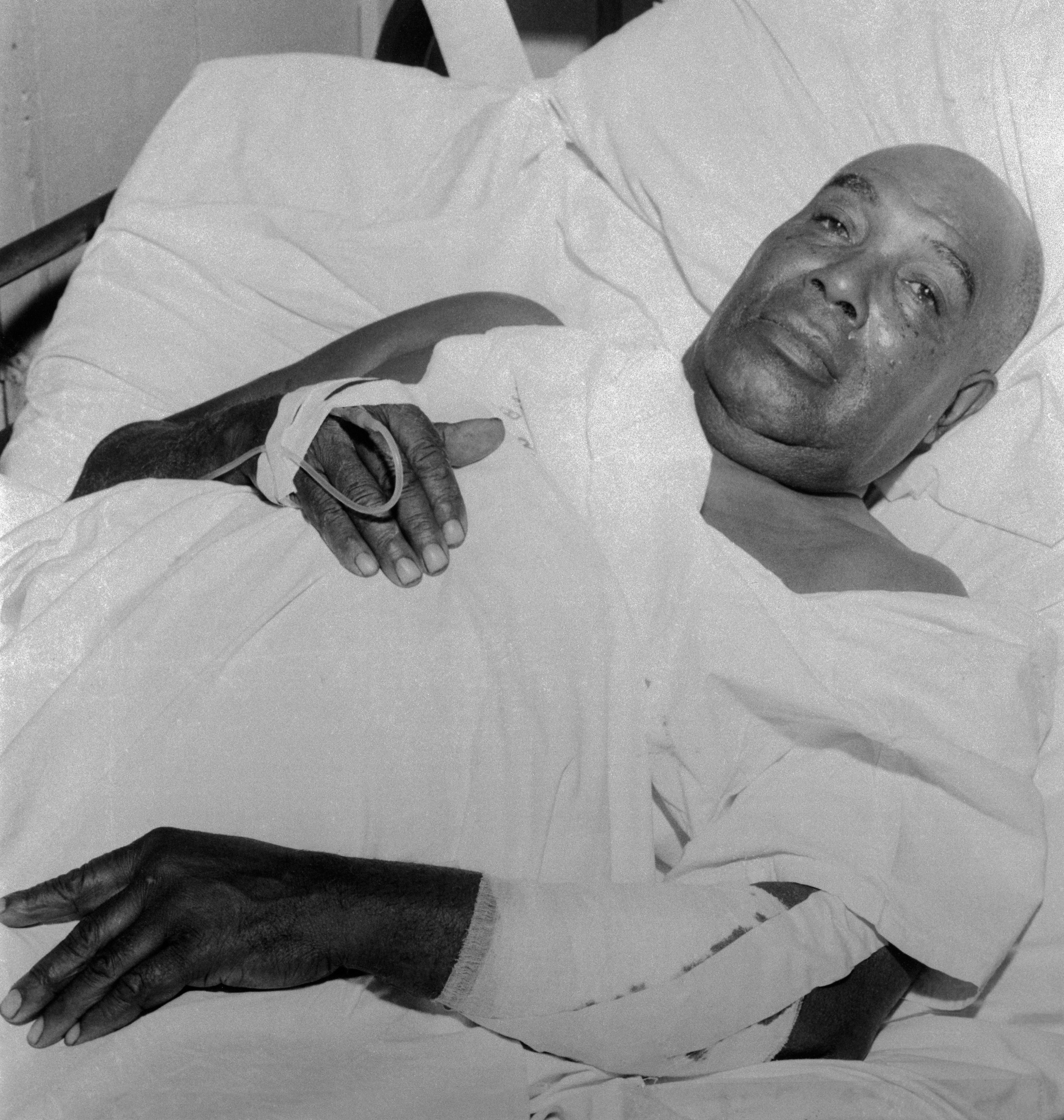Gus courts in hospital bed