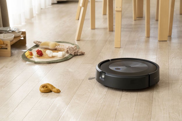 床が散らかったままでも掃除できちゃう ペットのうんちや電源コードを自動で避ける最新ルンバ Buzzfeed Japan 2月10日発売の最新ルンバ がめちゃくちゃ進化 dメニューニュース Nttドコモ 床が散らかったままでも掃除できちゃう ペットのうんちや電源コードを自動で避ける最新ルンバ Buzzfeed Japan 2月10日発売の最新ルンバ がめちゃくちゃ進化 dメニューニュース Nttドコモ