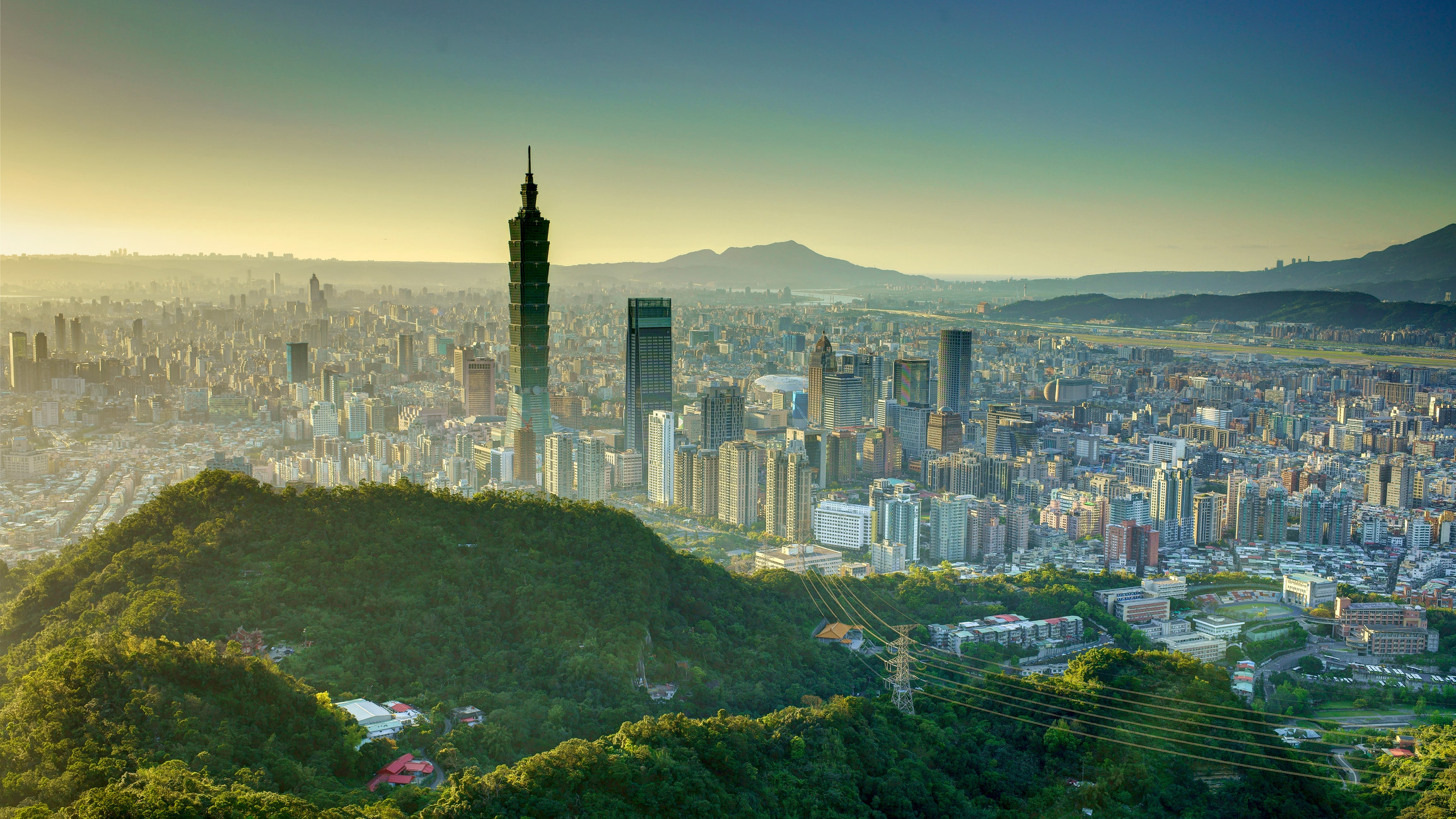 A sprawling view of Taipei