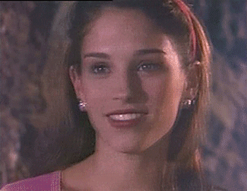 Amy Jo Johnson smiling in Power Rangers