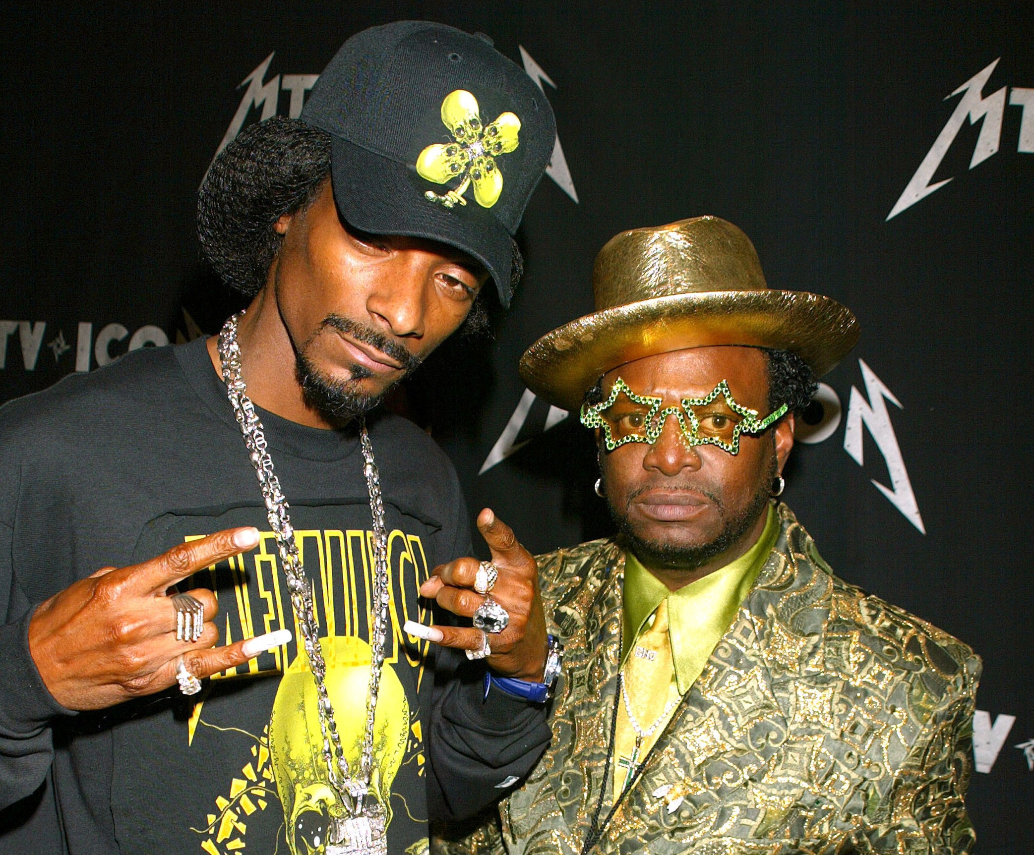 Snoop and Bishop posing together