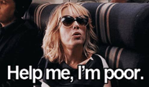 Annie saying &quot;help, I&#x27;m poor&quot; in Bridesmaids