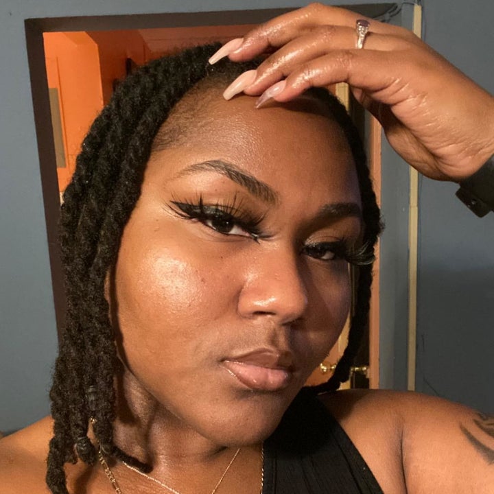 reviewer wearing the eyeliner