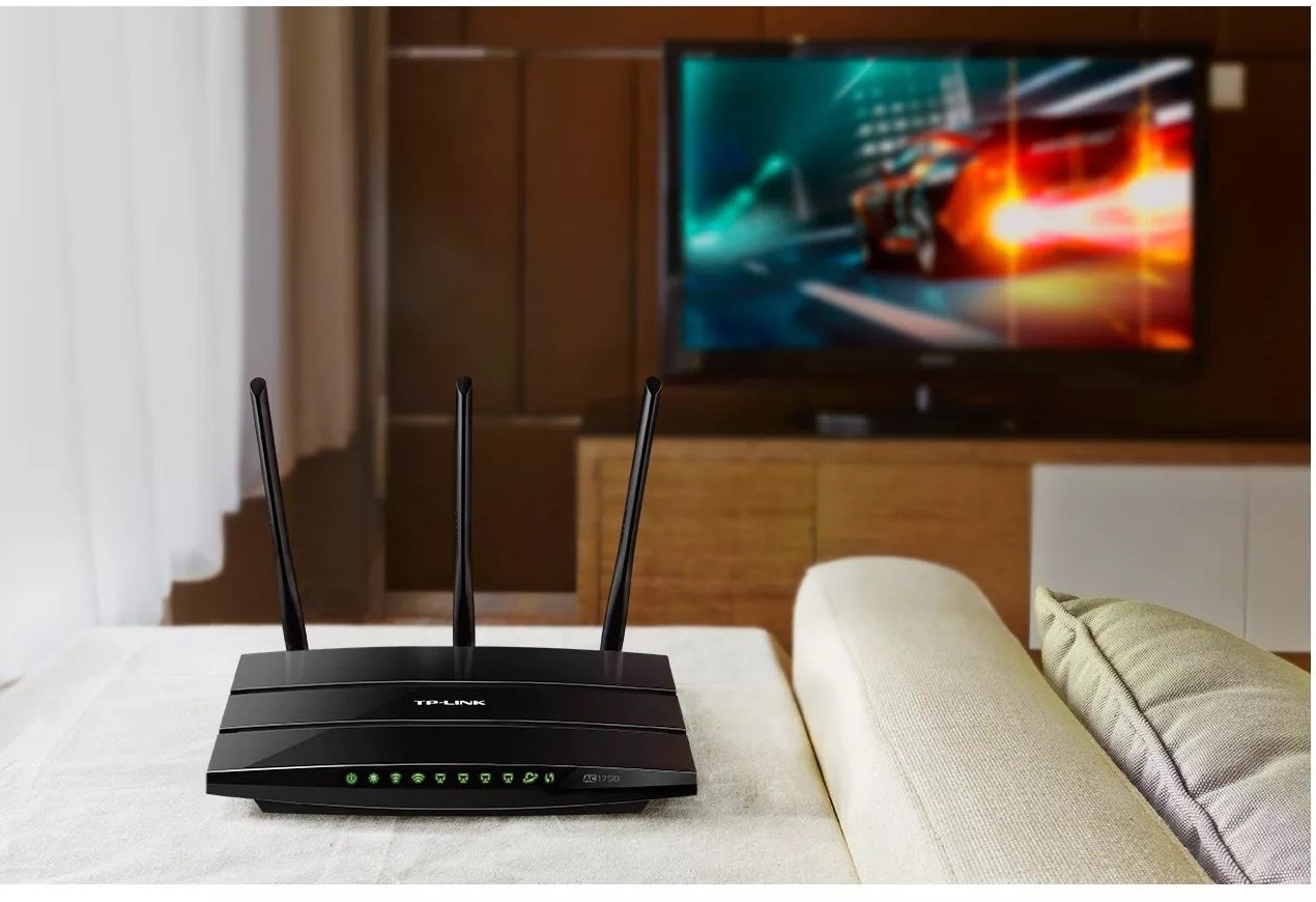 a dual-band wireless WiFi router