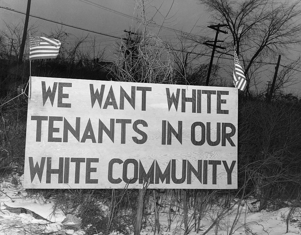 白色租户试图阻止非洲裔美国人进入家庭寄居的真理