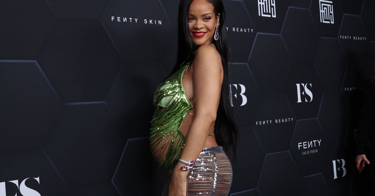 How Rihanna’s Friends Knew She Was Pregnant