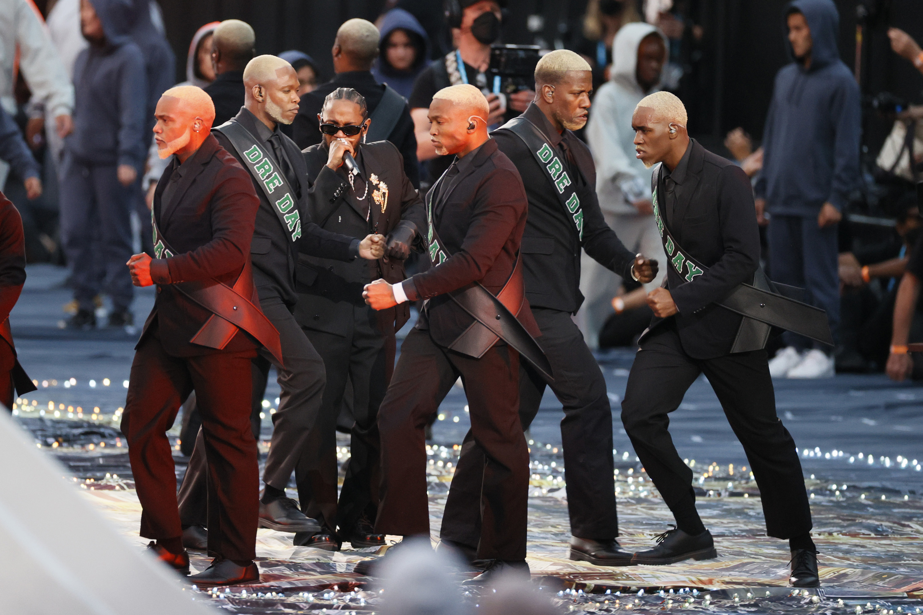 Dr. Dre, Snoop Dogg and friends bring '90s nostalgia to the Super Bowl 2022  halftime show 