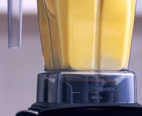 gif of the vitamix blending a smoothie