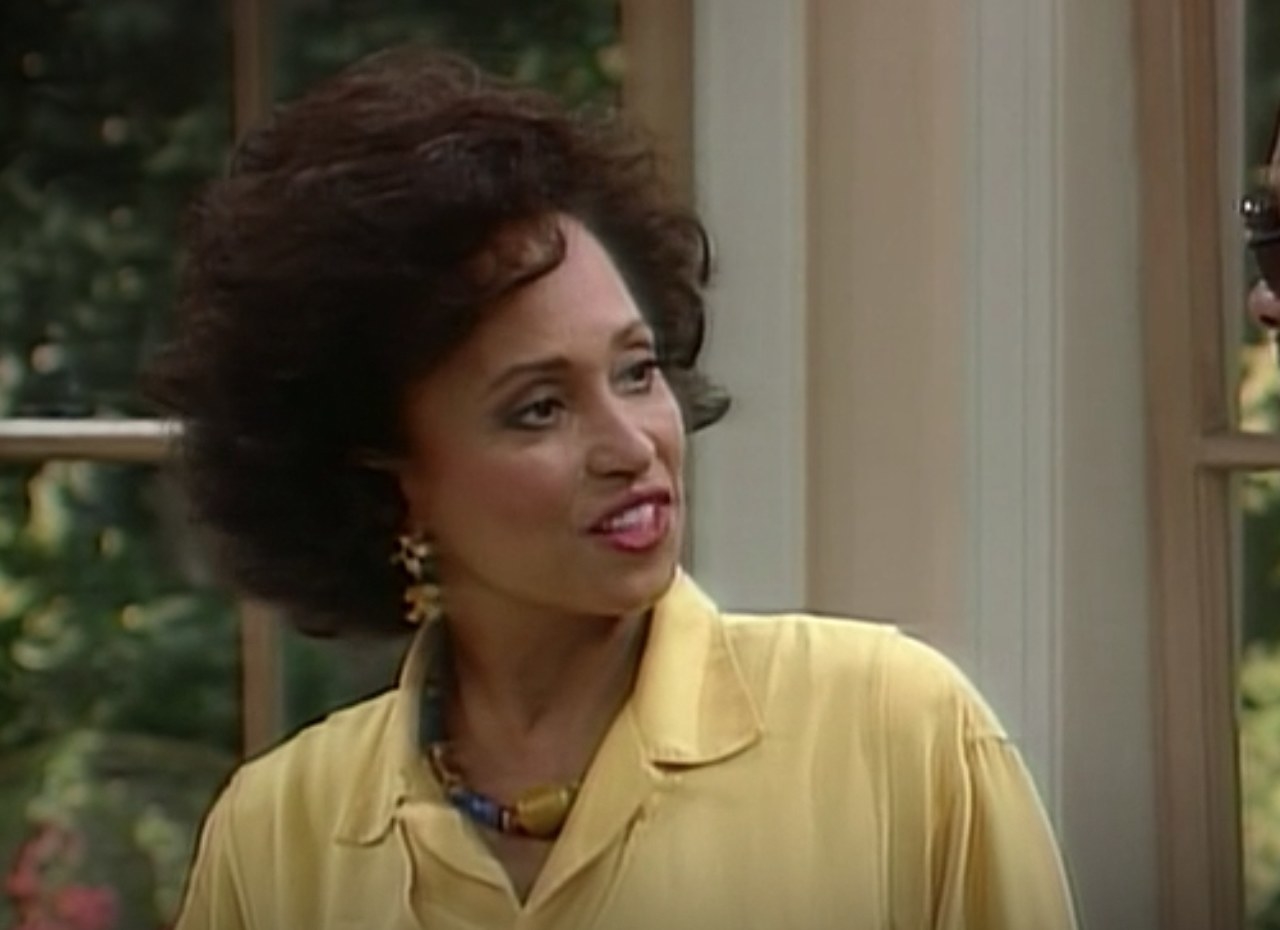 Aunt Viv thanks Jazz for a baby present in &quot;The Fresh Prince of Bel-Air&quot;