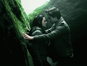 Bella and Edward kissing in Twilight