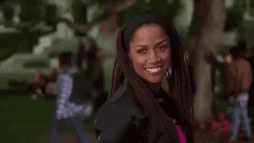Dionne nods and smiles in &quot;Clueless&quot;