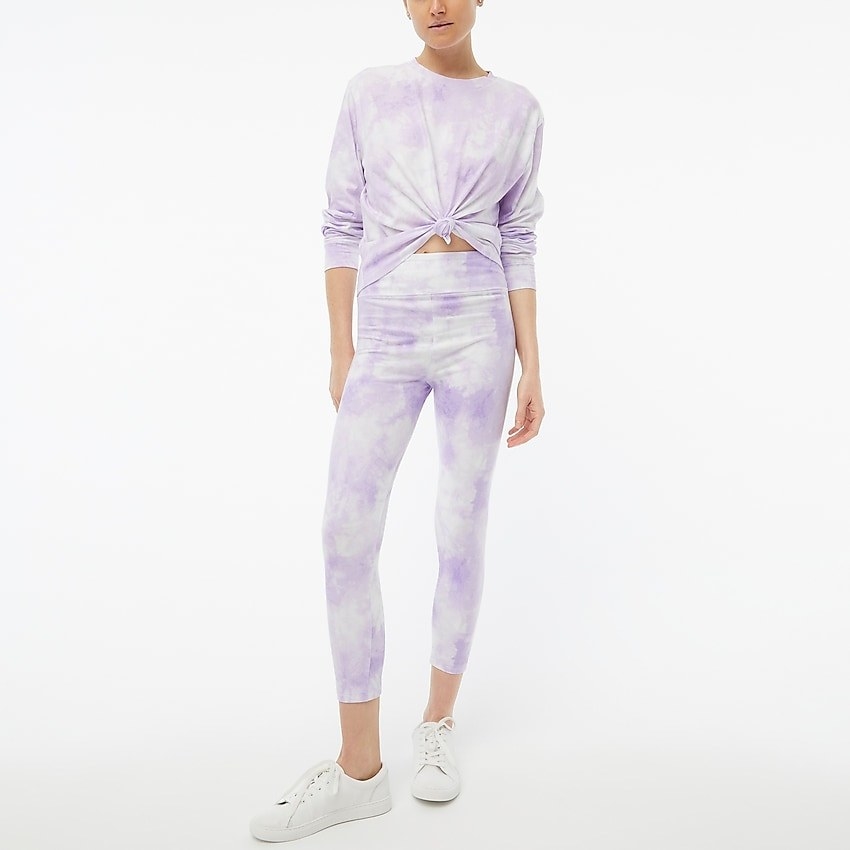 Model wearing the vintage lilac white pair of cropped everyday leggings