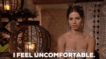 Girl on Bachelor in Paradise saying she feels uncomfortable