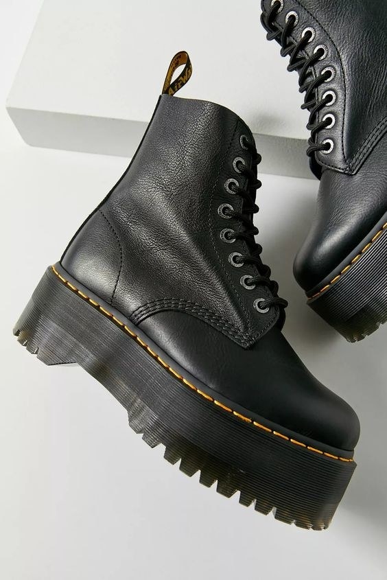 The black platform boots