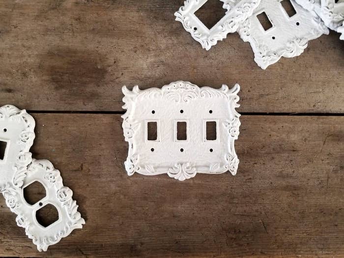 the vintage inspired switch plate in white
