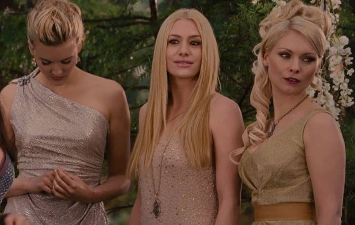 The Denali sisters attending Bella and Edward&#x27;s wedding