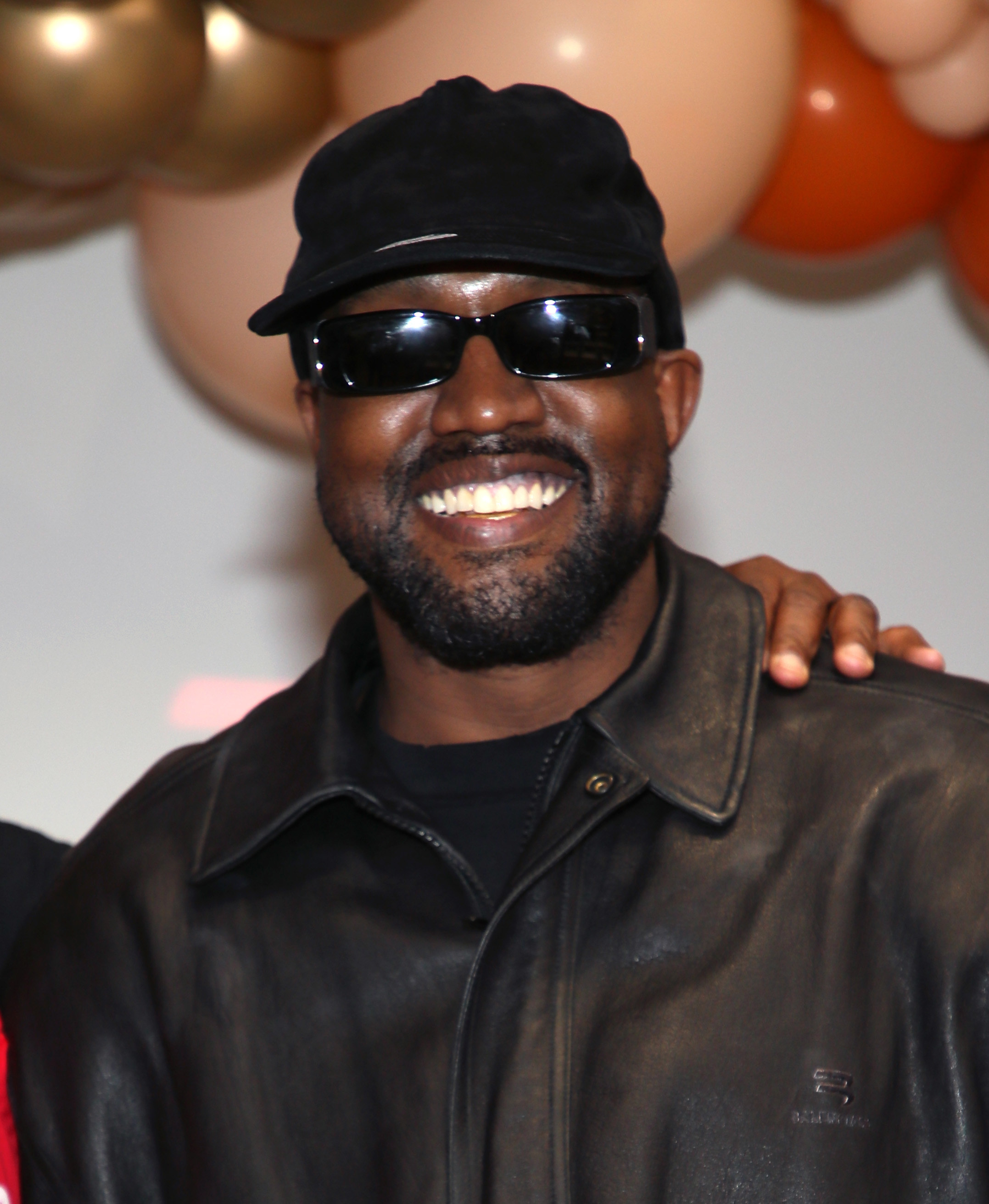 Kanye West Sparked Backlash After Revealing His New Album "Donda 2" Can ...