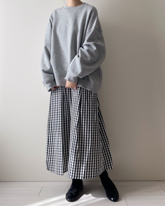 ぽわんとシルエットが可愛い GUの「1990円スカート」デザイン良 
