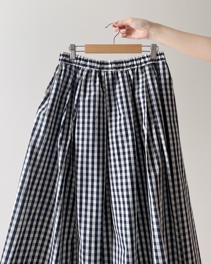ぽわんとシルエットが可愛い♡GUの「1990円スカート」デザイン良すぎて 