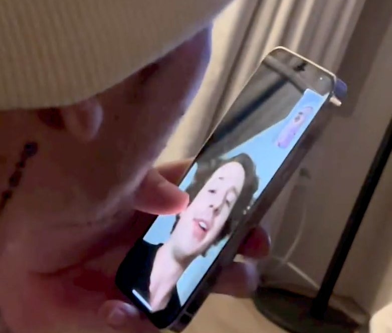 Charlie&#x27;s face can be seen on Justin&#x27;s screen