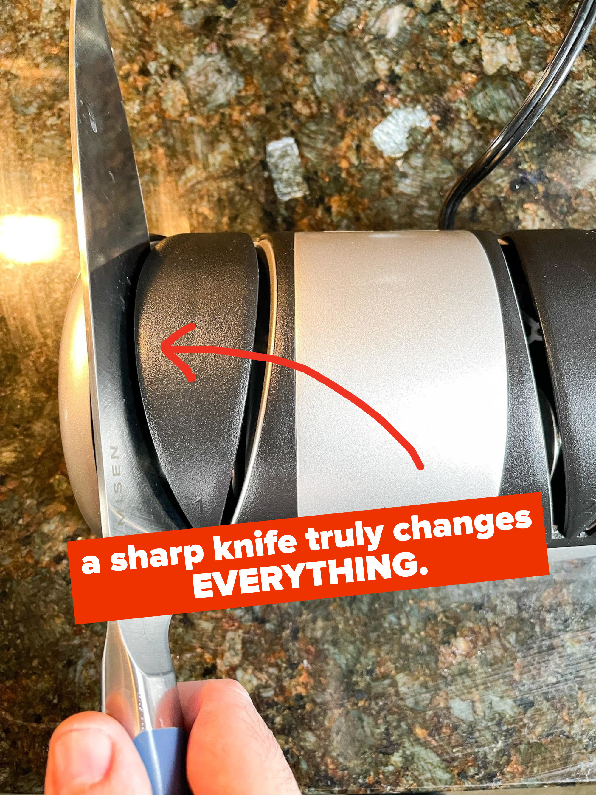Sharpening a knife in an electronic knife sharpener