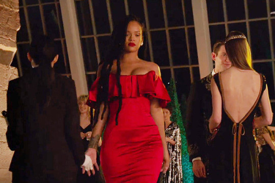 Rihanna as Nine Ball in &quot;Ocean&#x27;s 8&quot; walking down the stairs