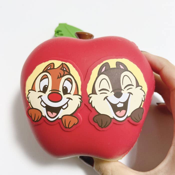 思わず自分用に買っちゃった♡ディズニーランドで見つけた「チップと 