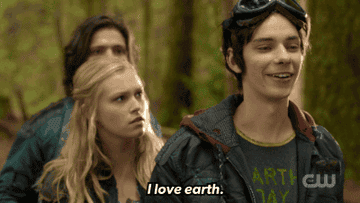 Devon Bostick as Jasper saying &quot;I love earth&quot; on &quot;The 100&quot;