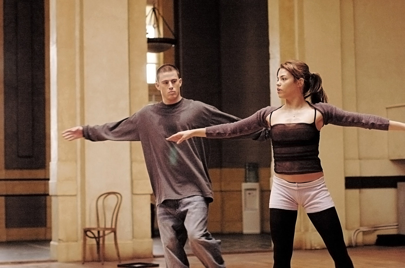 Channing Tatum learning some ballet moves in &quot;Step Up&quot;
