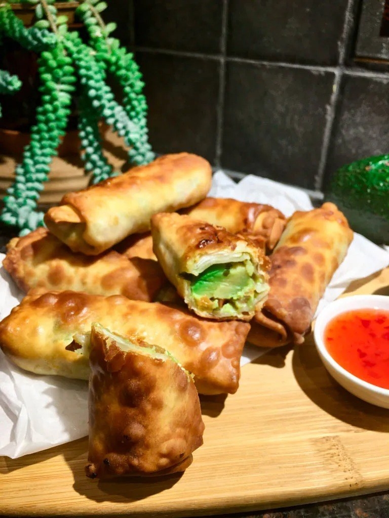 Crispy avocado spring rolls