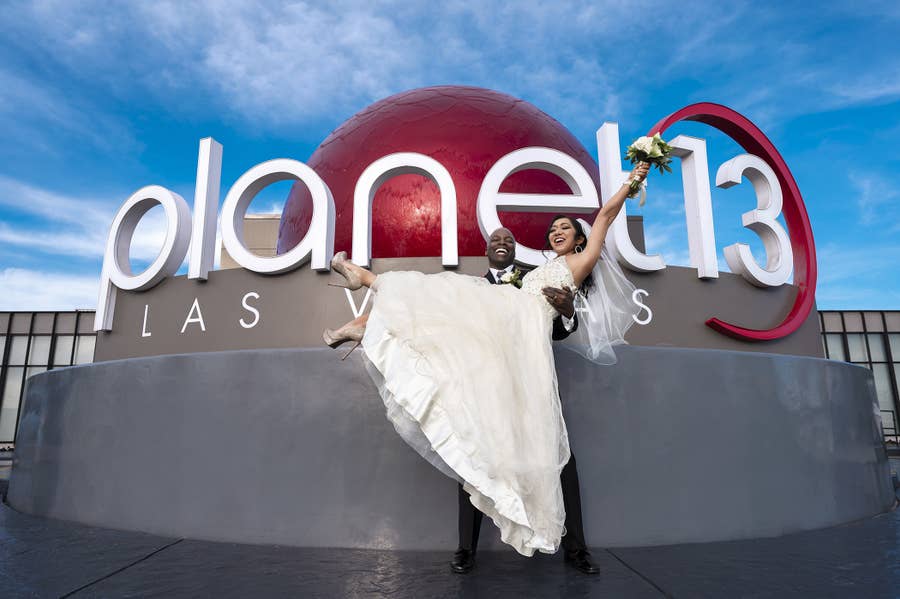 Denny's Offering Free Weddings At Las Vegas Chapel On February 14