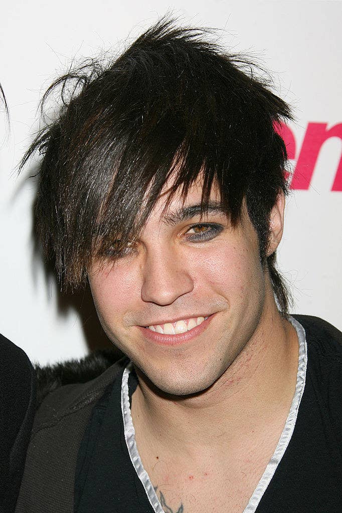 pete wentz with fried hair