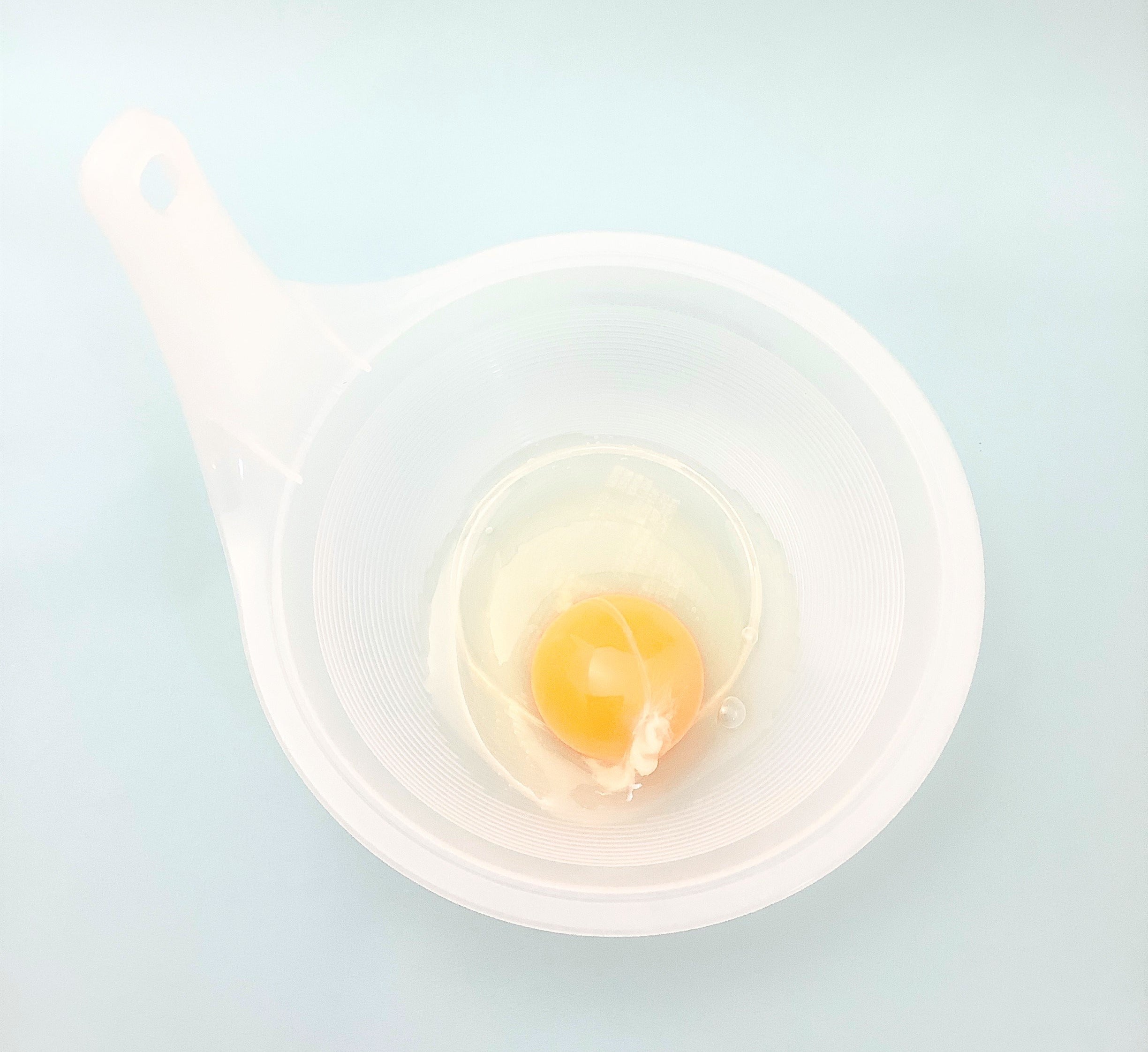 ダイソーのオススメのグッズ「電子レンジ調理器（どんぶり・目玉焼き）」