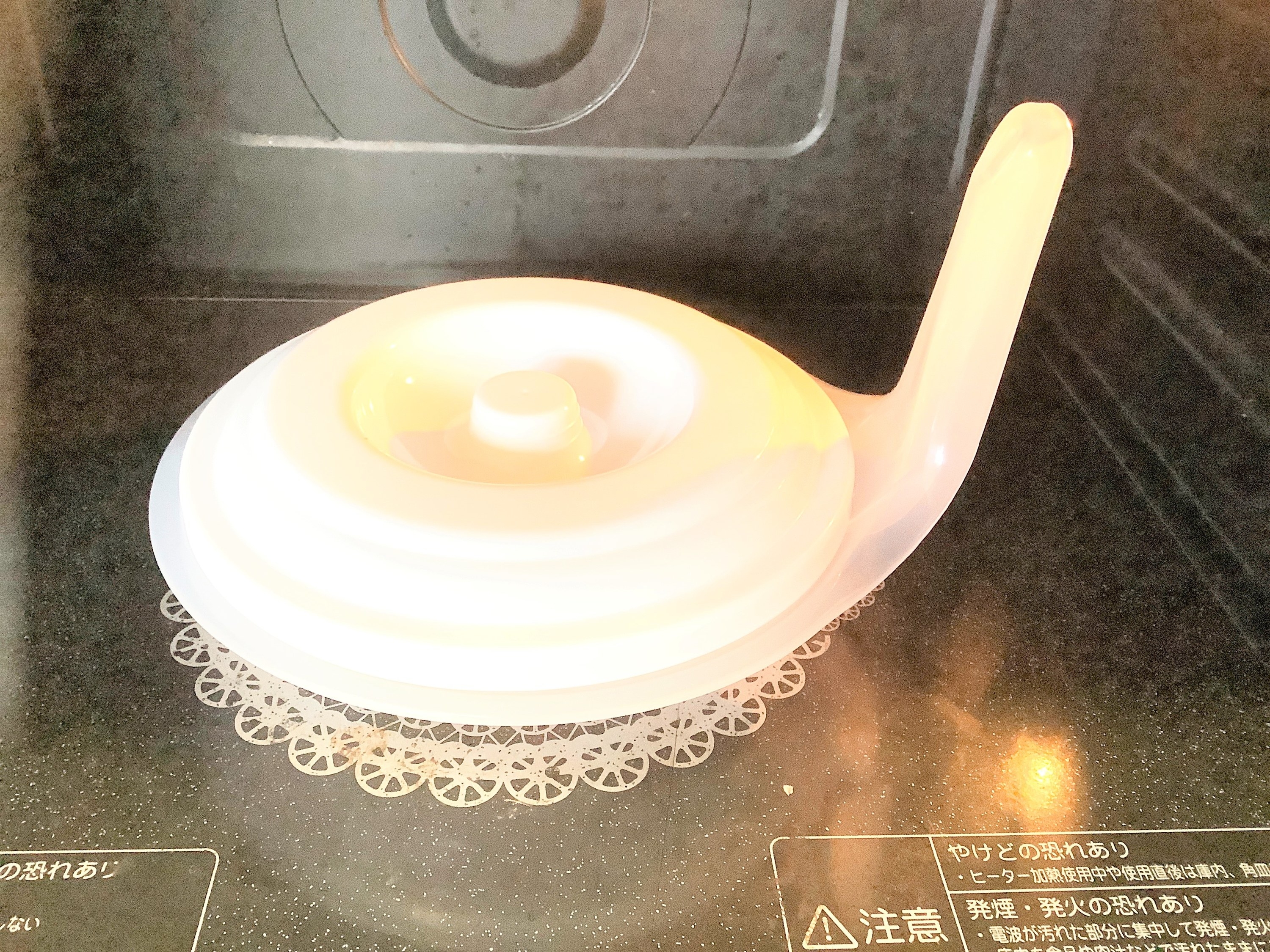 ダイソーのオススメのグッズ「電子レンジ調理器（どんぶり・目玉焼き）」