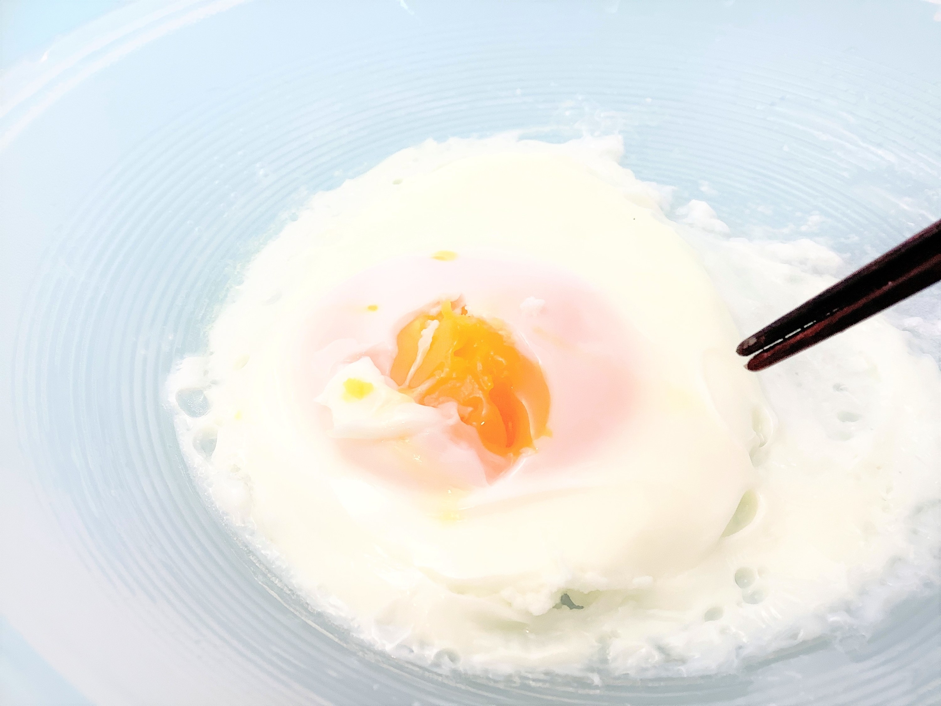 ダイソーのオススメのグッズ「電子レンジ調理器（どんぶり・目玉焼き）」