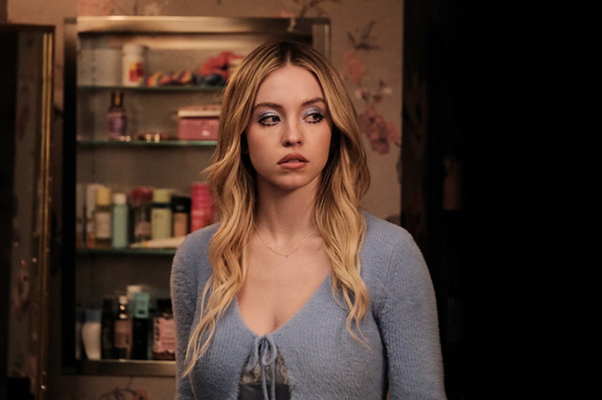 Euphoria's Sydney Sweeney and Maude Apatow Were 'Crying Laughing' While  Shooting Finale Fight