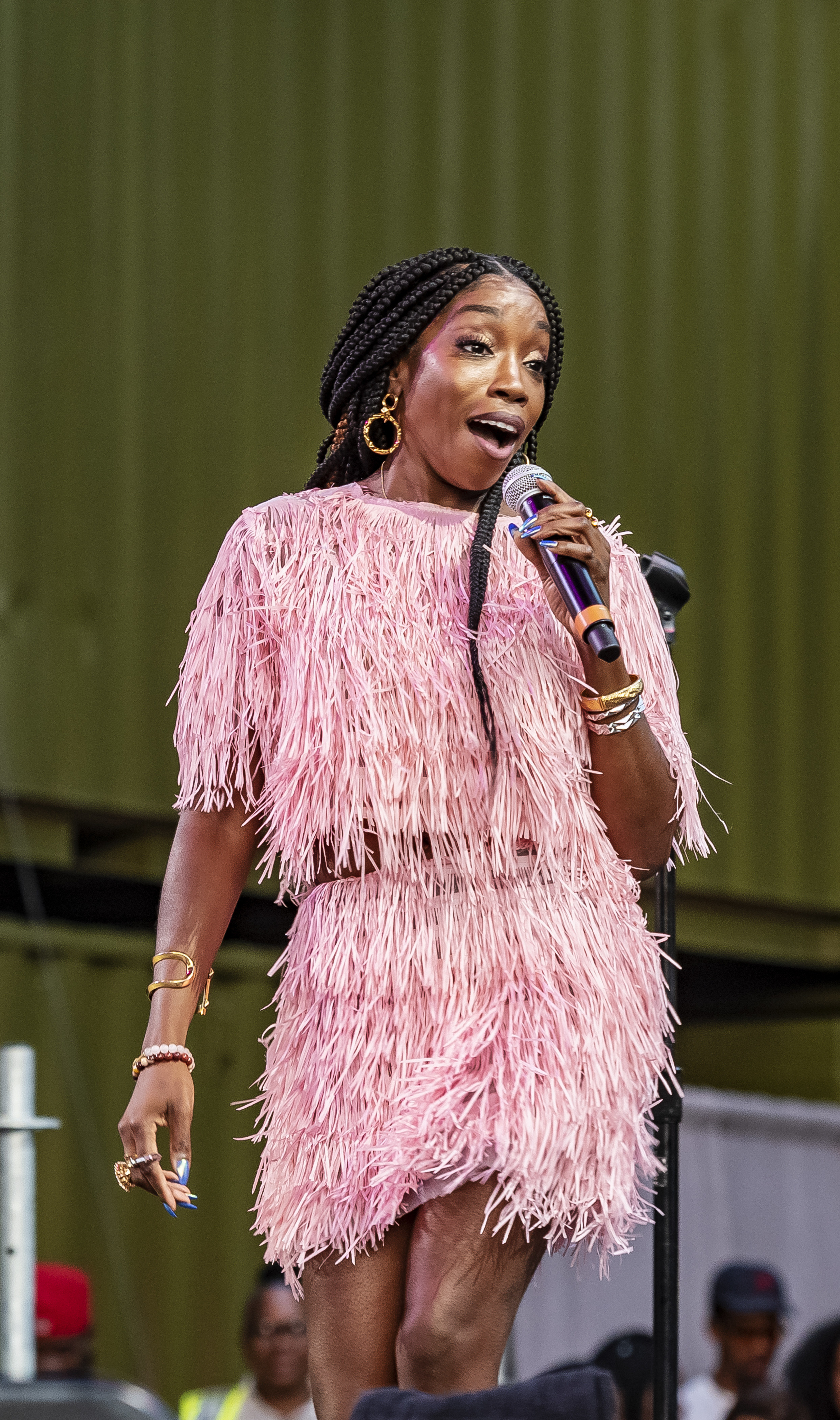 Estelle performing in New York City