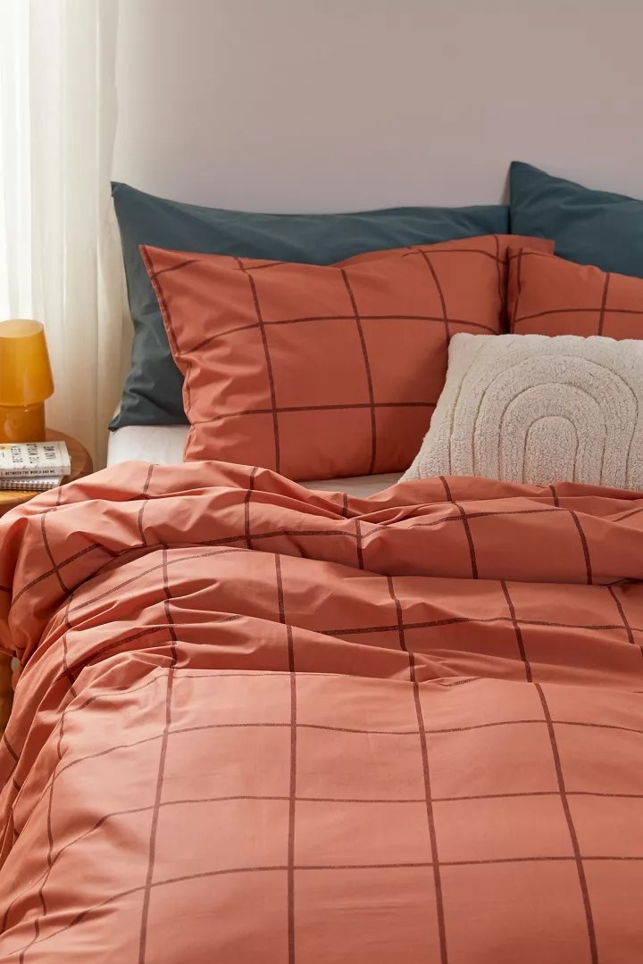 The duvet set in the color Rust