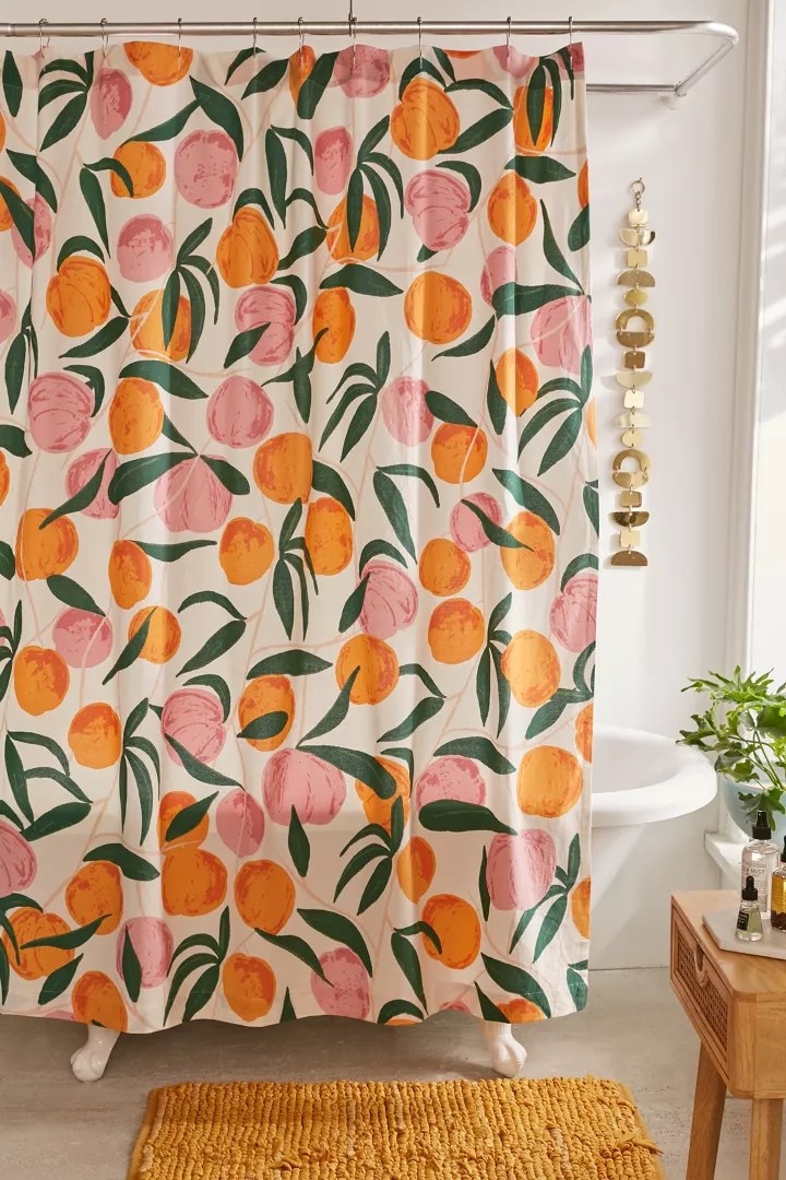 The shower curtain in the design Peaches