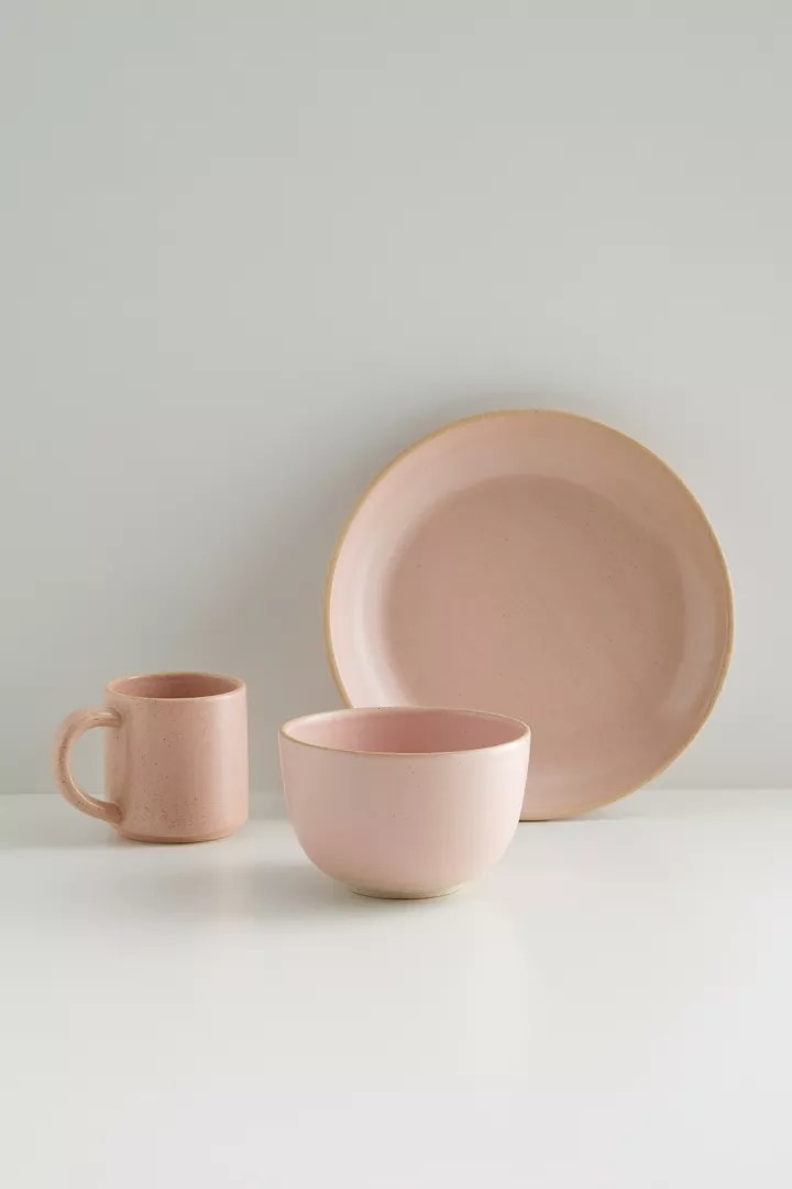 The dining set in the color Rose