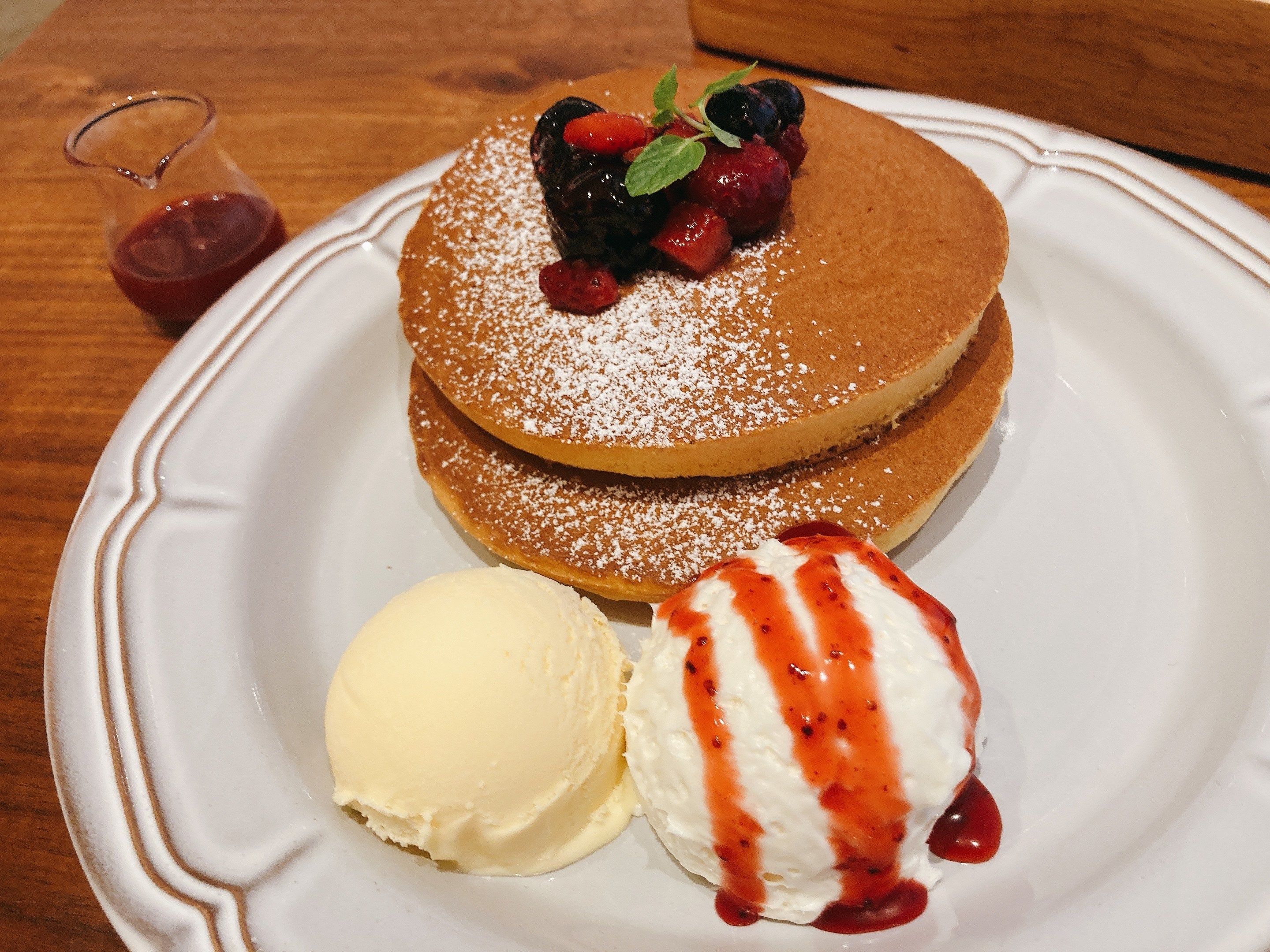 ホテルのデザートじゃん 珈琲館の 新作ホットケーキ 1000円以下なのにこの贅沢さでいいの