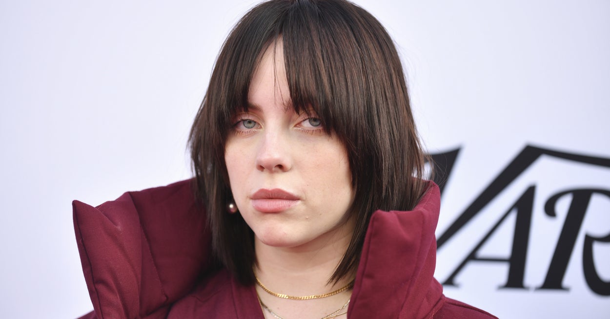 Billie Eilish Debuted Jet Black Hair, And It’s A Look