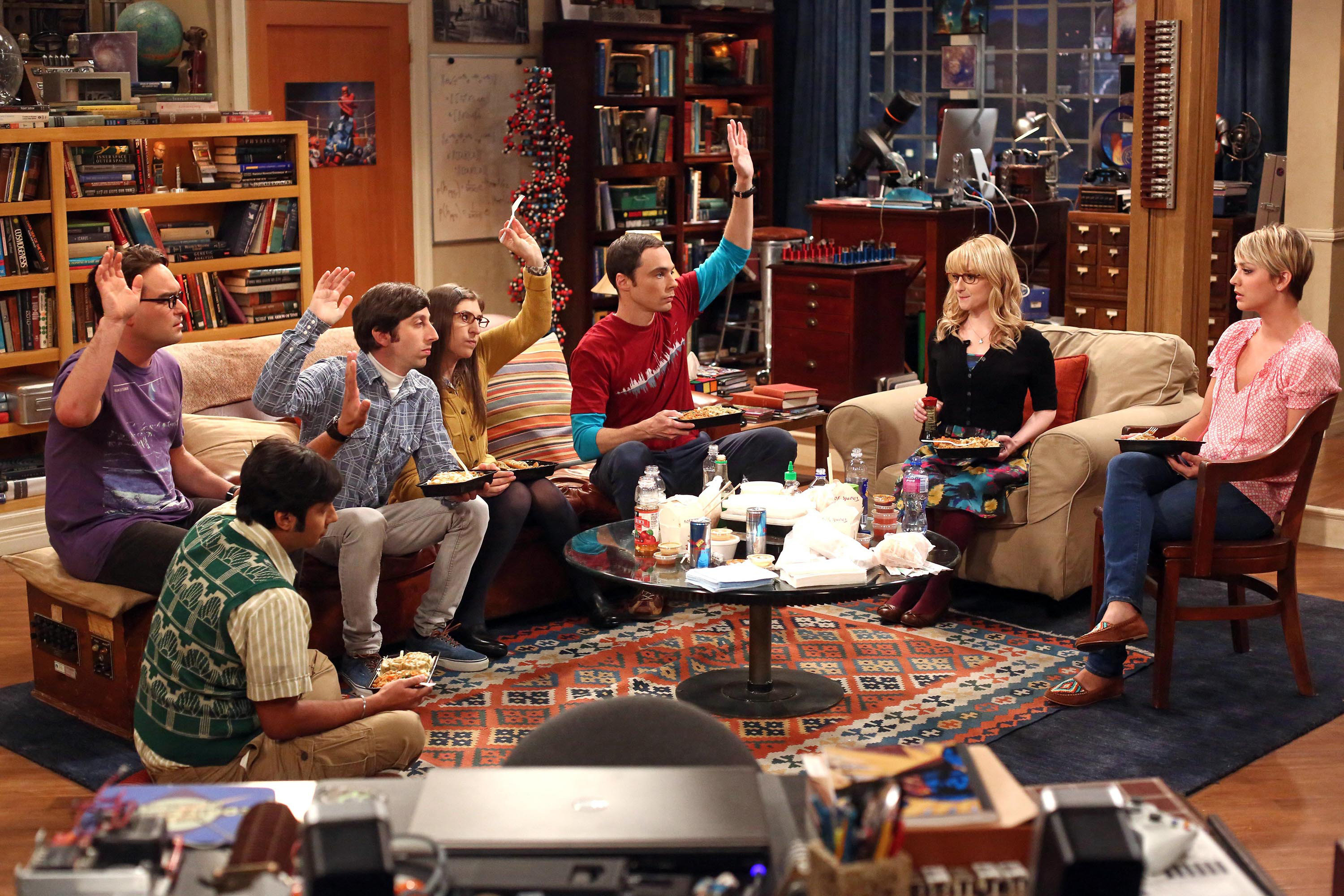 the gang hangs out in Sheldon and Leonard&#x27;s apartment