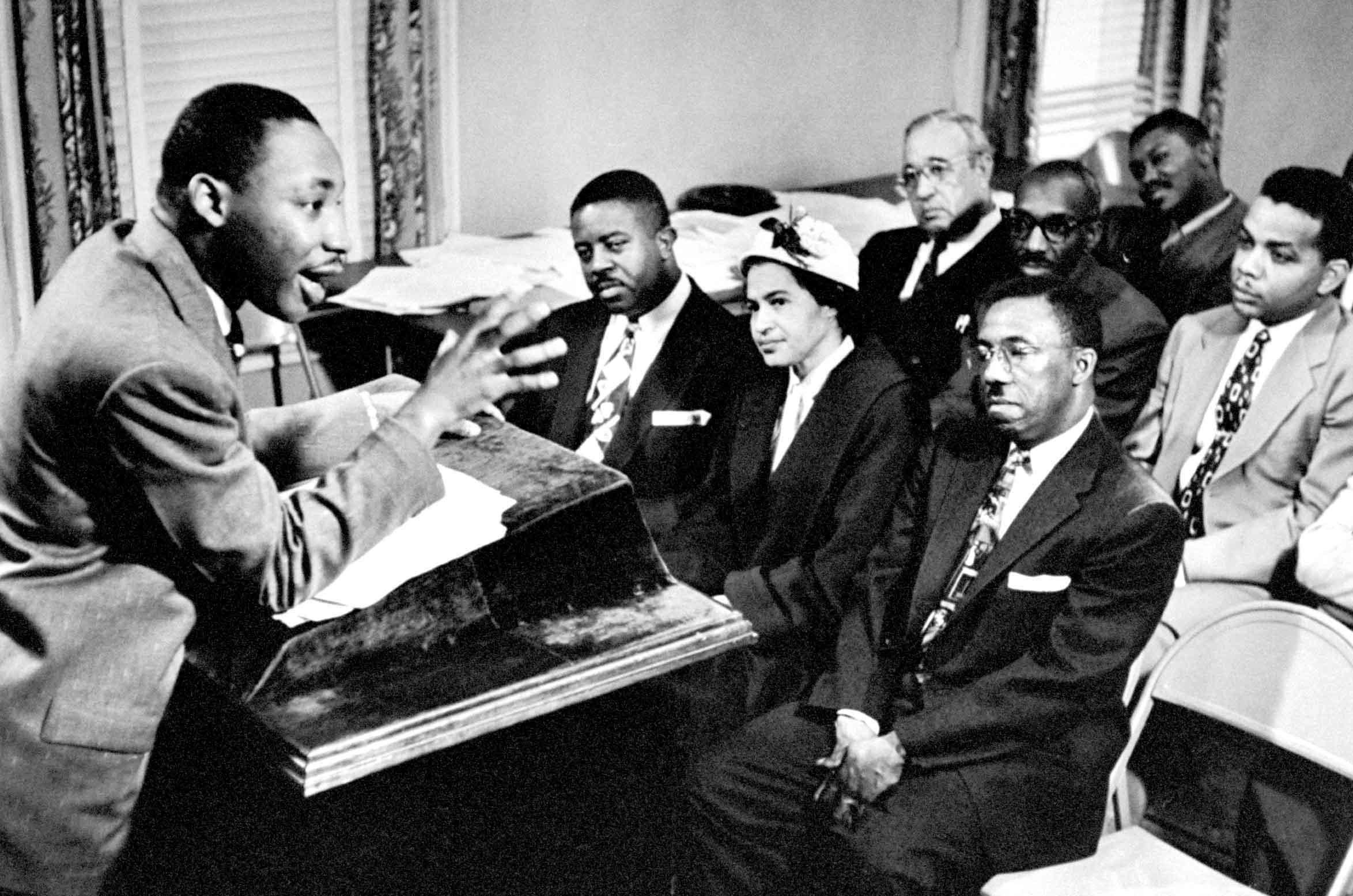 Dr. King teaches a crowd
