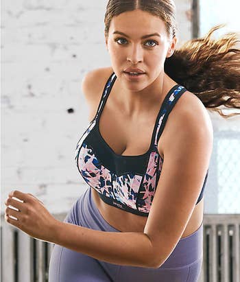 model wearing the bra while working out