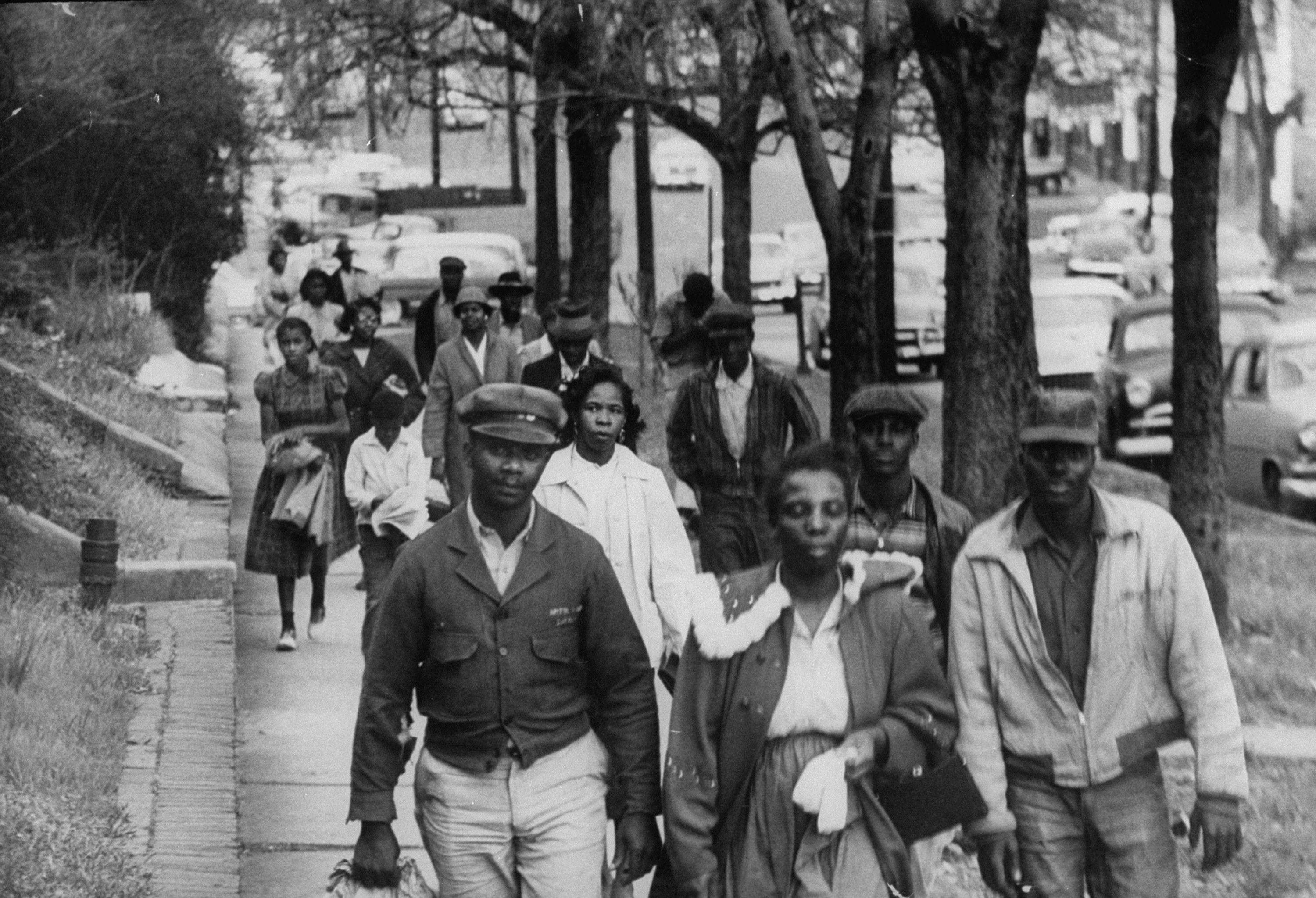 Blacks boycotting segregation
