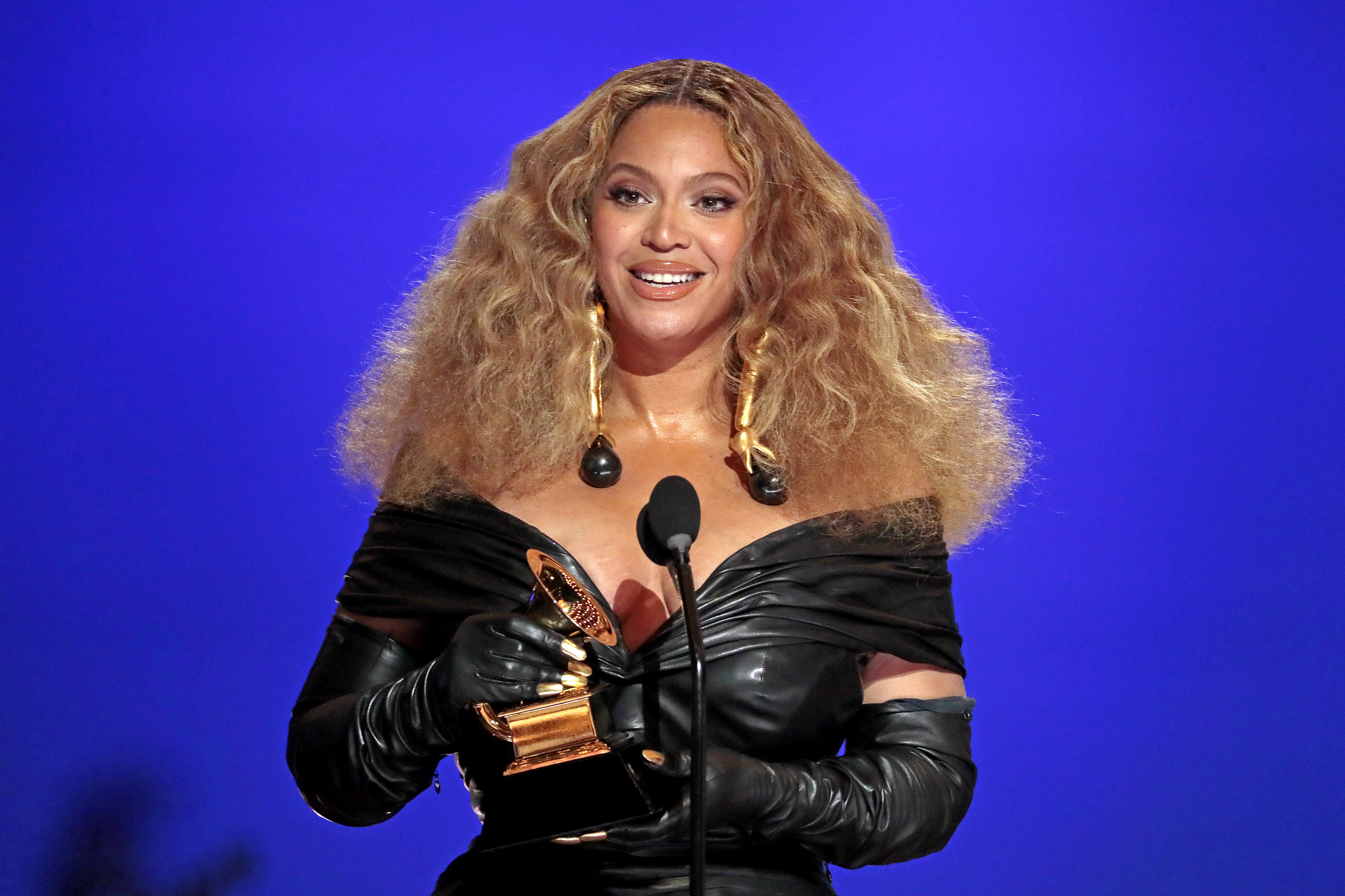 Beyoncé giving an acceptance speech at the Grammys