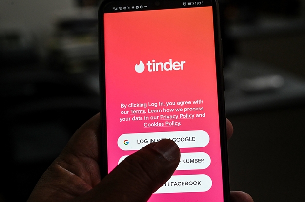 Swiping Right As Much As You Want On Tinder Costs Users Wildly Different Amounts, A Study Found