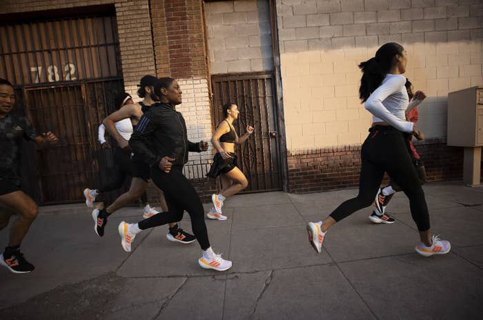 women running