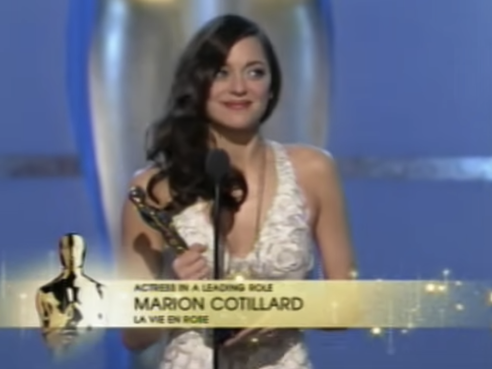 Marion accepting her Oscar